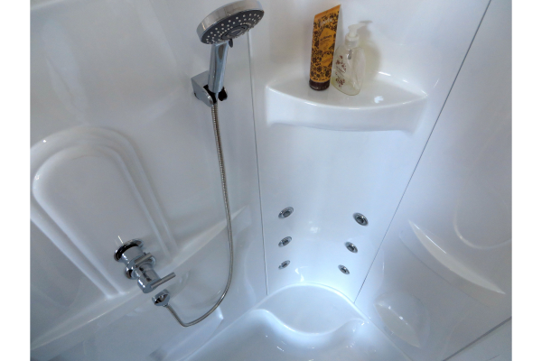 Гидромассажный бокс Royal Bath  120х80х217, прозрачное стекло, белый профиль, правая, RB 8120BP2-T-R